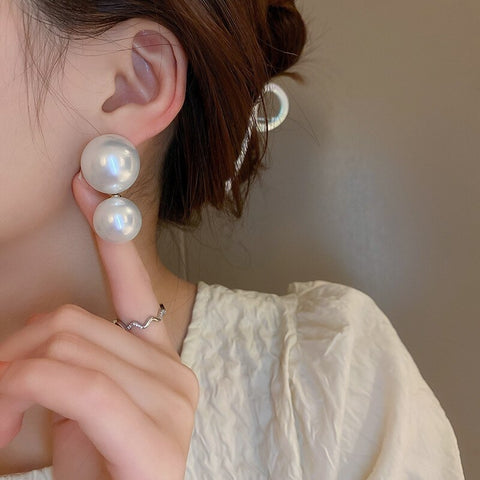 New Delicate Two-sided Pearl Ear Stud Earring CODE: KAR2159