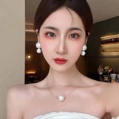 New Delicate Two-sided Pearl Ear Stud Earring CODE: KAR2159