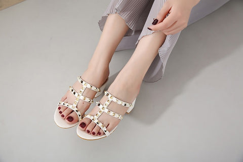 Sexy New Rivet Pointed Nude Bandage High Buckle Thin High-heel CODE: KAR2191