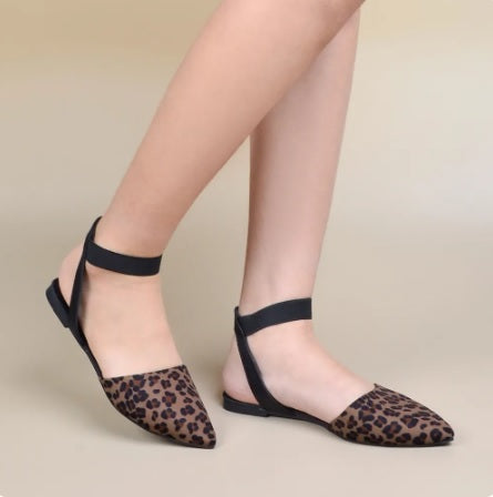New Leopard Fashion Baotou Pointed Casual Sexy Flat Shoe CODE: KAR2211