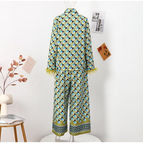 New Loose Long Sleeve Turn-down Collar Feather Print Shirt Pant 2 Piece Set CODE: KAR2274