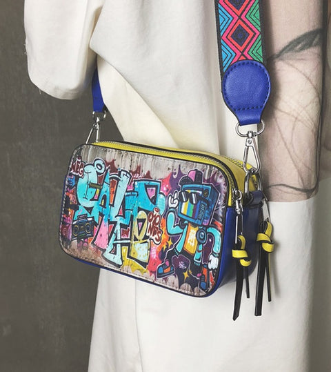 New Fashion Graffiti Print Wide Shoulder Strap Small Square Bag CODE: KAR2385