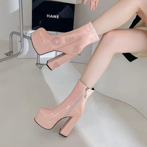 New Trendy Chunky High Heel Round Toe Pink Heart Short Boot CODE: KAR2403