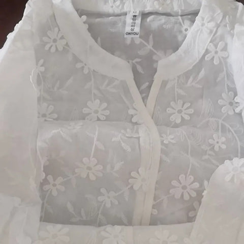 New Fashion Stereoscopic Embroidered Floral Short Sleeve Shirt CODE: KAR2556