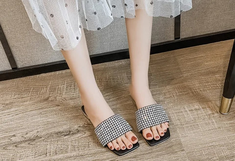 New Casual Crystal Full Diamonds Transparent Heel Sandal CODE: KAR2620