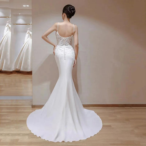 New V-neck with Brush Train and Appliques Maxi Dress CODE: KAR2734