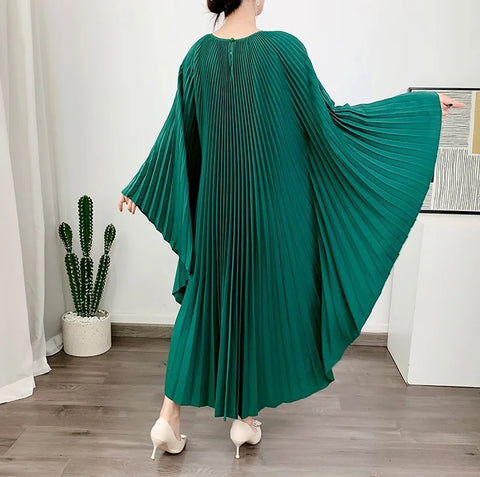 New Autumn Round Neck Batwing Sleeves Loose Large Pleated Irregular Dress CODE: KAR2735