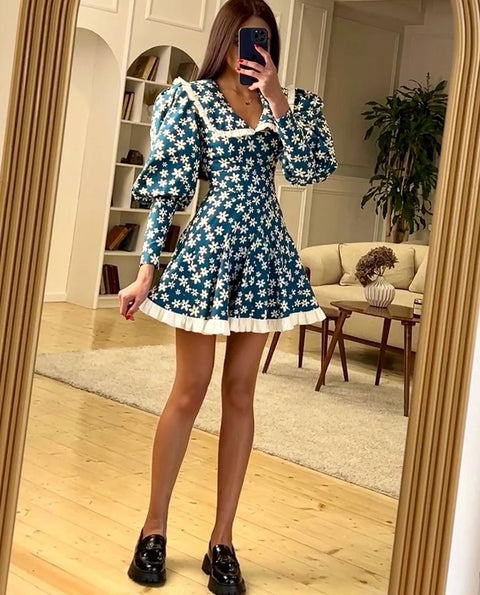 New Fashion Elegant Doll Collar Lantern Sleeve Ruffle Patchwork Mini Dress CODE: KAR2738
