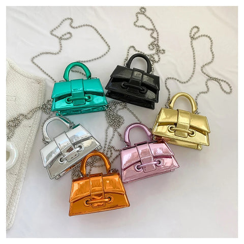 Luxury Designer Fashion Bright Surface Flap Buckle Shoulder Bag CODE: KAR2835