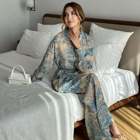 New Fashionable Graffiti Printed Long Sleeved Two-Piece Set CODE: KAR2839
