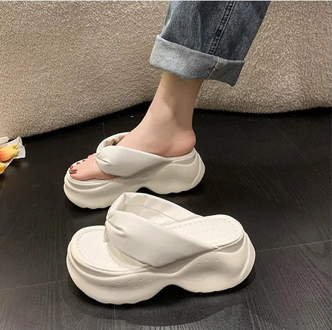 New Cute Casual Platform Beach Flip Flops CODE: KAR2883