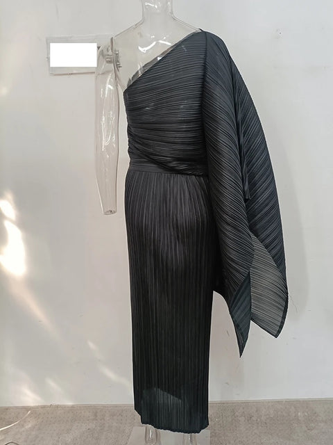 Sexy One-Shoulder Diagonal Collar Dress CODE: KAR2903