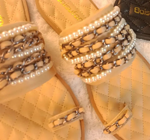 New designer toe beading pearl strings slippers CODE: KAR3028