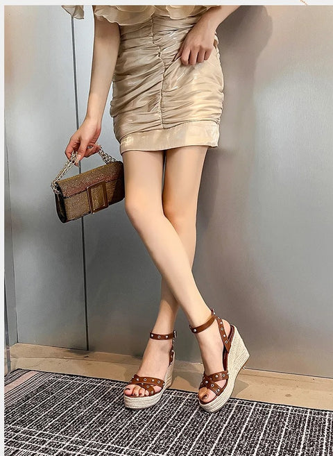 New One line with Hemp Rope Thick Bottom Slope Platform Sandal CODE: KAR3145
