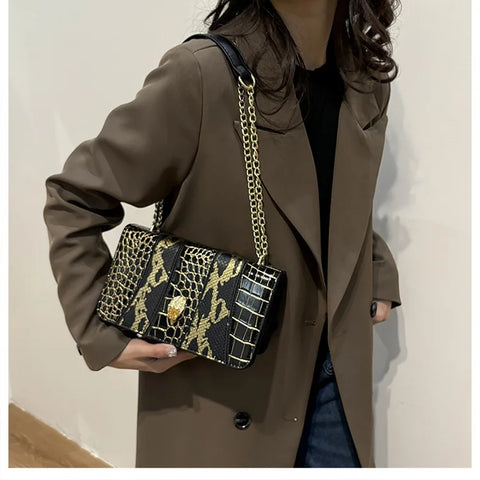New Designer Alligator Pattern Shoulder Retro Chain Lock Crossbody Flap Handbag CODE: KAR3155