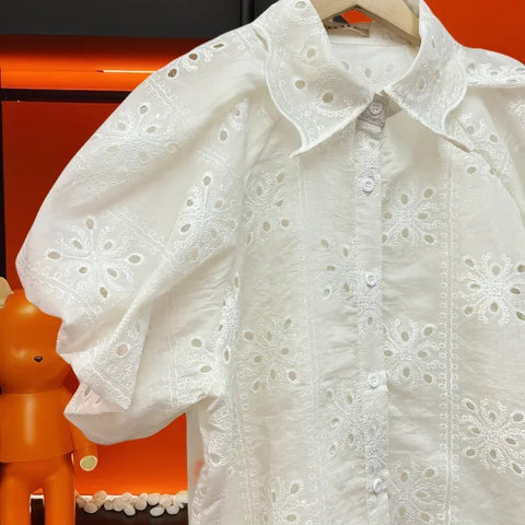 New Fashion Turm-down Collar Puff Sleeves Hollo-out Sweet Top CODE: KAR3174