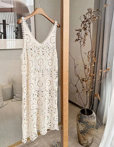 Summer New Fashion Light Luxury Crochet Design Short Sleeve Lace Hollow Breathable Dress CODE: KAR3546