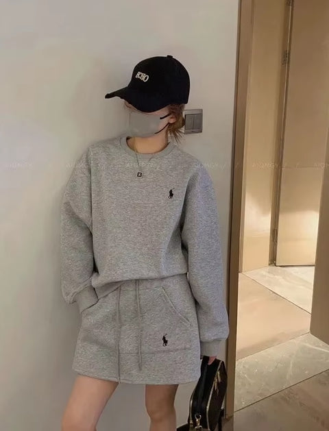 New Autumn Luxury Casual Suits Tee +Golf Skirt Two Piece Set CODE: KAR3582
