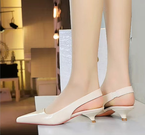 New Fashion Pointed Toe Low Hollowed Heel CODE: KAR4074
