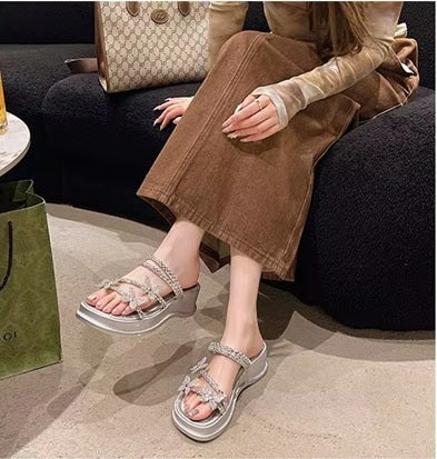 New Butterfly Flat Heeled Thick Sole Sandals CODE: KAR4102