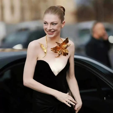 New Fashion Exaggerated Bellflower Bloom Alloy Necklace CODE: KAR4113