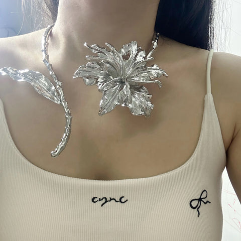 New Fashion Exaggerated Bellflower Bloom Alloy Necklace CODE: KAR4113