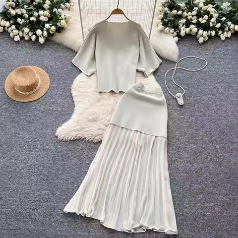 New Fashion Elegant V-neck Long Skirt with Loose Short Sleeve Top Two-piece CODE: KAR4134