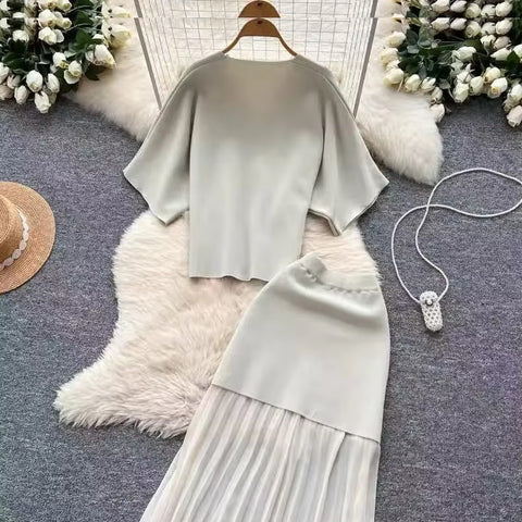 New Fashion Elegant V-neck Long Skirt with Loose Short Sleeve Top Two-piece CODE: KAR4134