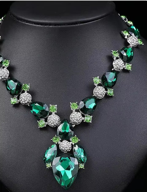 New Fashion Crystal Alloy Necklace And Earring Set CODE: KAR4304