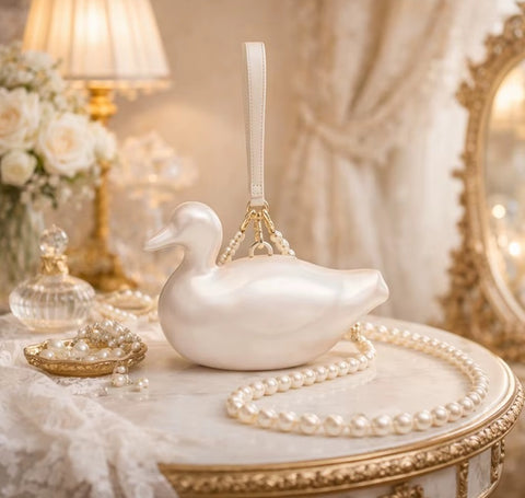 New Duck-shaped Fashionable Pearl Chai hand bag CODE: KAR4337