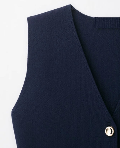 New casual and undecorated V-neck sleeveless vest Top CODE: KAR4361