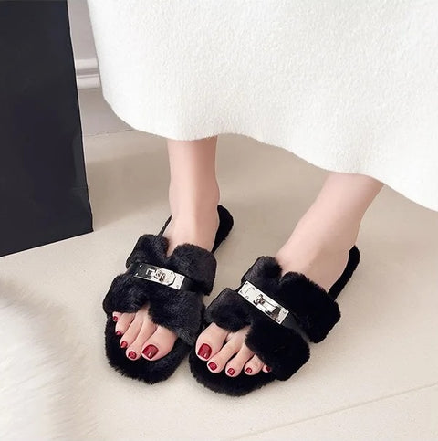 New Fashion fluffy cute designer fur slippers CODE: KAR4403
