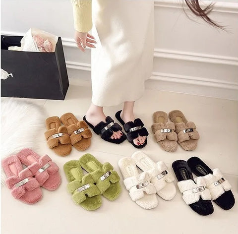 New Fashion fluffy cute designer fur slippers CODE: KAR4403