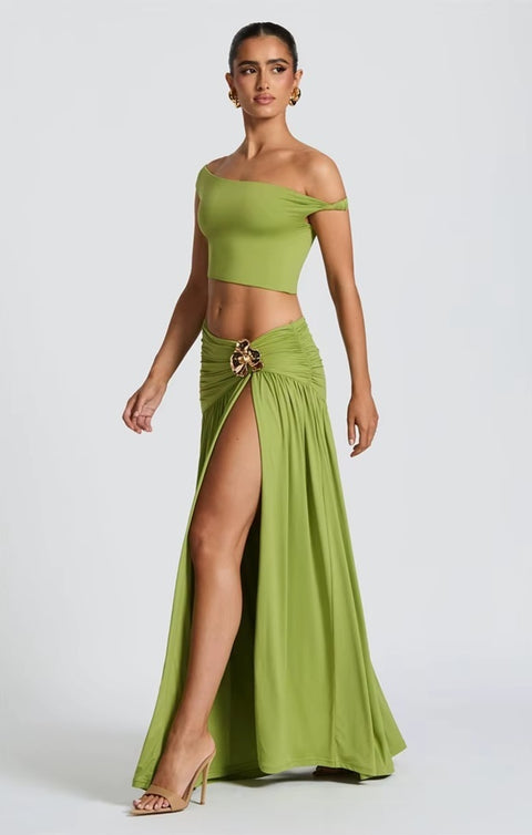 New Skew Collar Crop Top And Backless Pleated Skirt Two Piece Set CODE: KAR4512