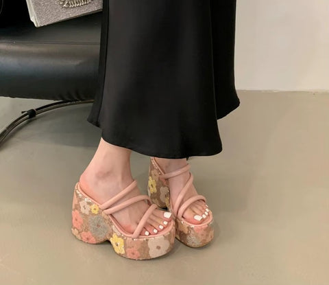 New Fashionable Thick Soled High Heels CODE: KAR4527