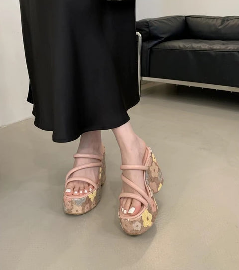 New Fashionable Thick Soled High Heels CODE: KAR4527