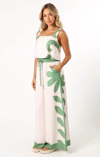 New Short Sleeveless High Waist Two Piece Set CODE: KAR4622