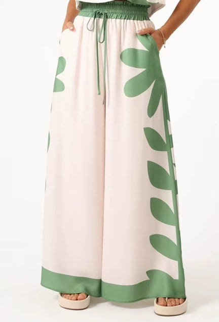 New Short Sleeveless High Waist Two Piece Set CODE: KAR4622
