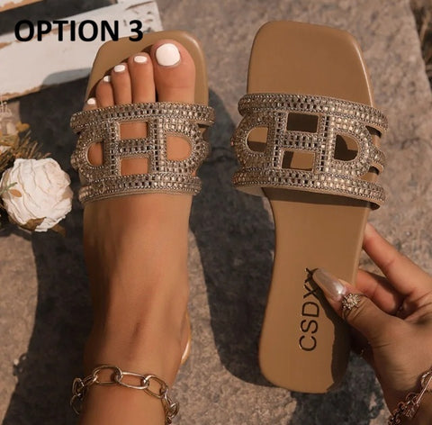 New Flat Luxury Designer Plus Size Beach Slippers CODE: KAR4654