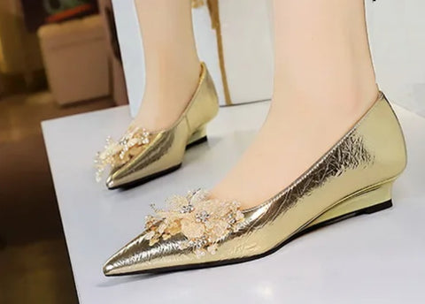 New Pointed Toe Fashion Flower Pumps Heels CODE: KAR4673