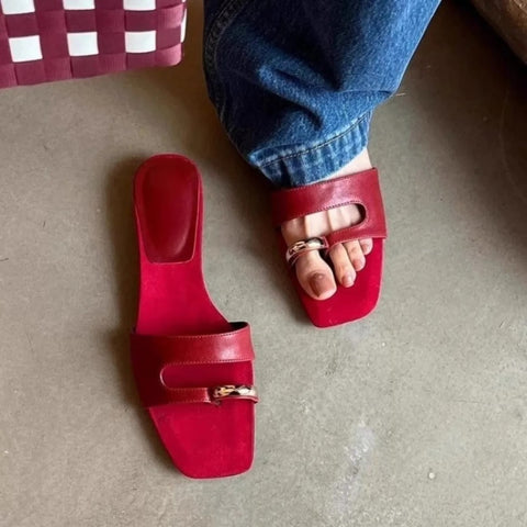 Fashion Casual Designer Comfortable Outdoor Elegant Flat Slippers CODE: KAR4737