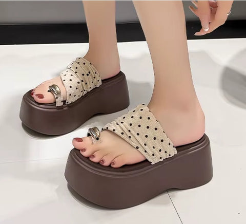 New Clip Toe Polka Dot Beach High Heel Platform Sandal CODE: KAR4953