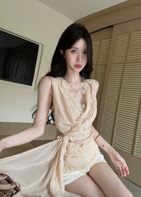 New Fashion Asymmetrical Twist Design Lace Patchwork Tank Top CODE: KAR4973