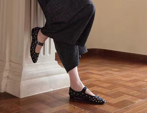 New Mesh Flat Sole Low Heel Commuting Fashionable Shoes CODE: KAR5140