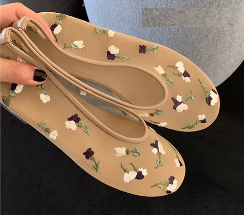 New Designer Flower Soft bottom Round Toe Flat Shoes CODE: KAR5146