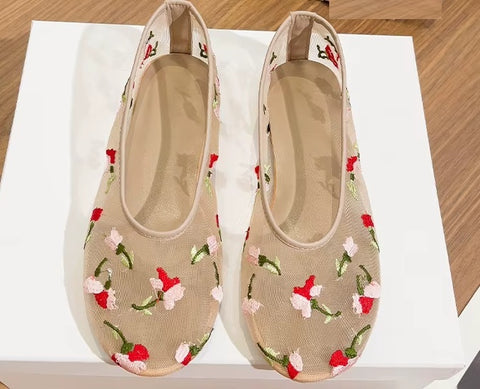 New Designer Flower Soft bottom Round Toe Flat Shoes CODE: KAR5146