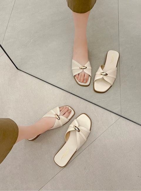 New Fashion Belt Buckle Brand Designer Flats Slippers CODE: KAR5154