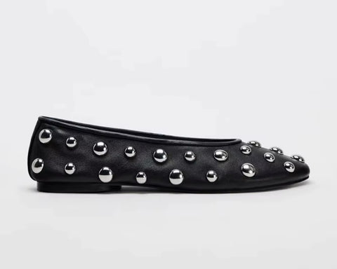 New Rivet Round Head Flat Casual Sneakers Shoes CODE: KAR5170