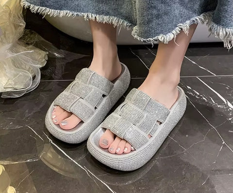 New Thick-soled Open-toe Comfortable Anti-slip Slippers CODE: KAR5177