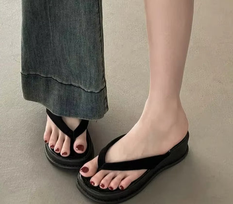 New Fashion Elegant Thick Bottom Flip Flop Slippers CODE: KAR5184